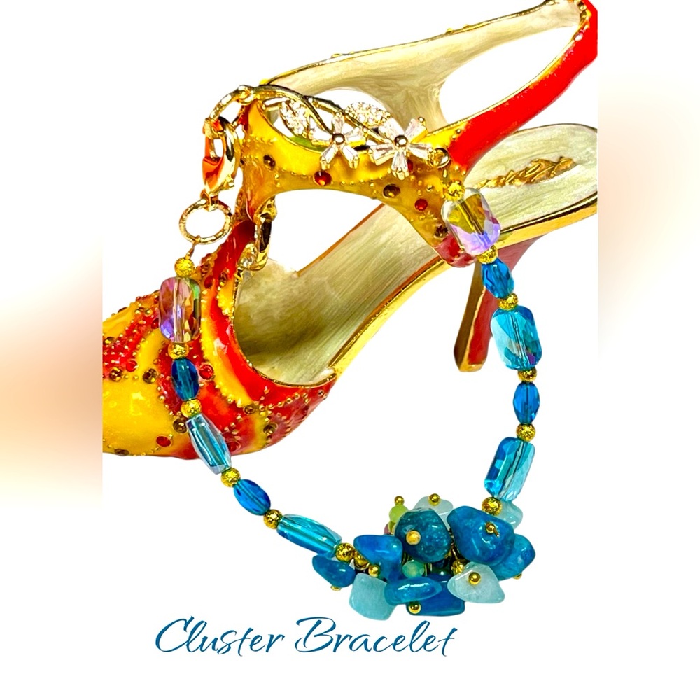 Elegant genuine chip cluster bracelet